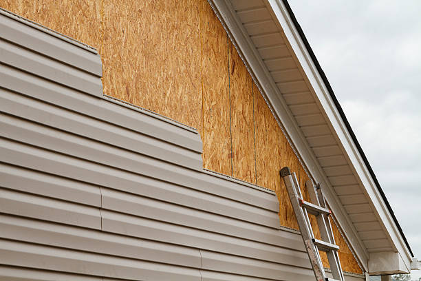 Professional Siding Inspection technician working in Clinton, NC
